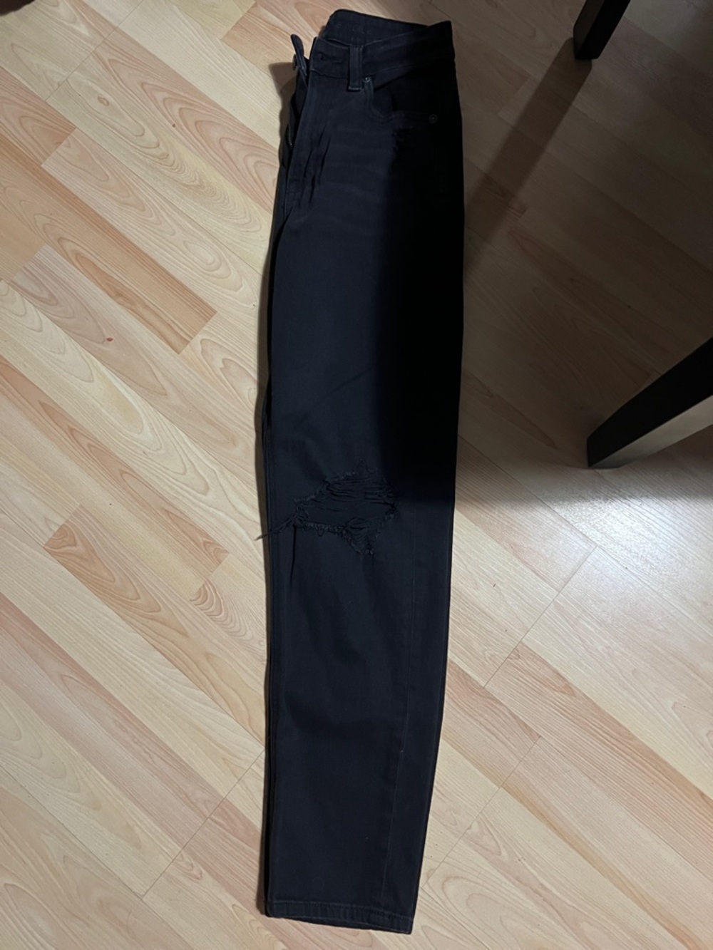 American Eagle Outfitters Straight Leg distressed Jeans — Black Sz 00 $9.00